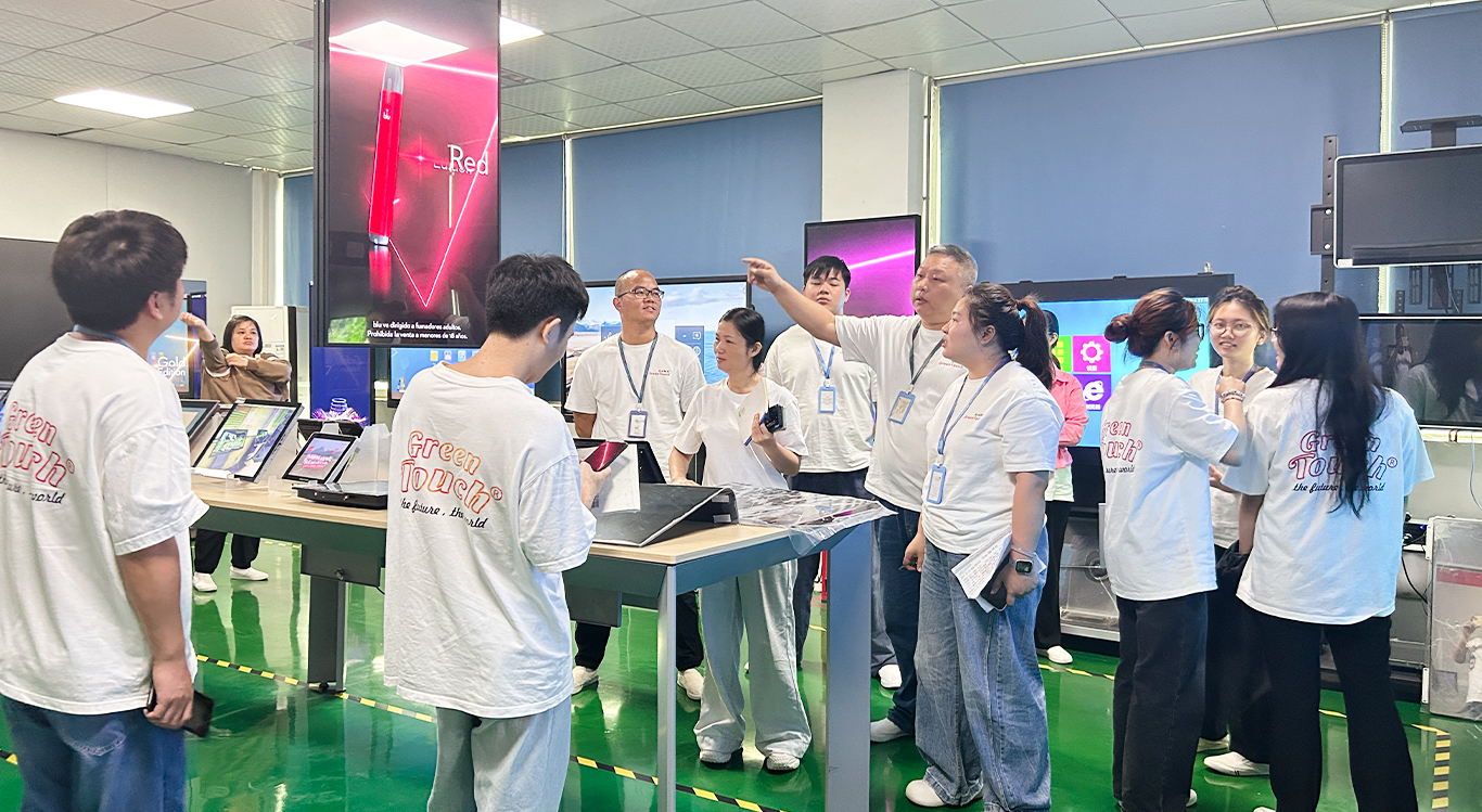 New 4K ultra-clear high-brightness digital signage